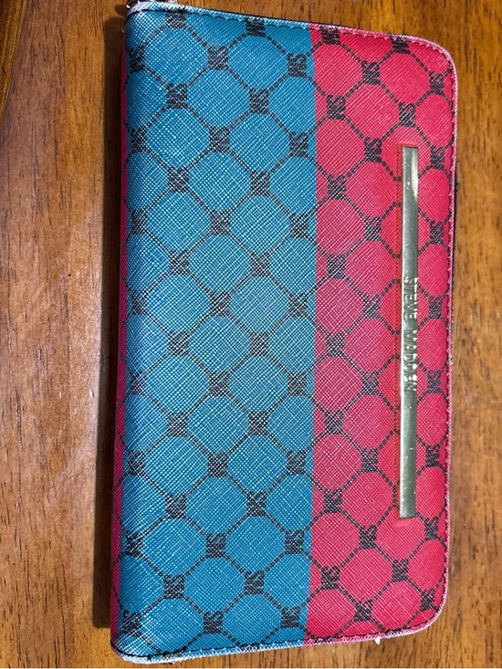Steve Madden Handbags - Steve Madden Patterned Zip Wallet